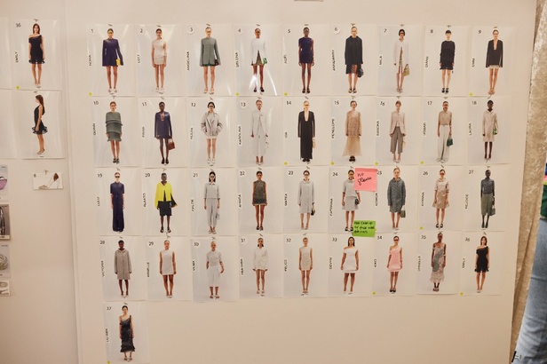 مجموعة Tory Burch لصيف 2024... نظرة فريدة لتحرير المرأة من خلال الأزياء