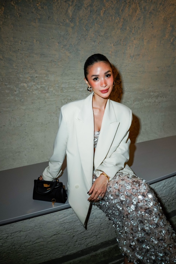 مجموعة Tory Burch لصيف 2024... نظرة فريدة لتحرير المرأة من خلال الأزياء