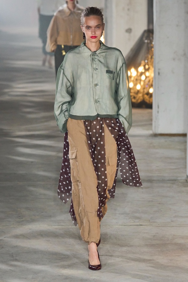 فنية ومفاهيمية وحَية... مجموعة Undercover لربيع 2024