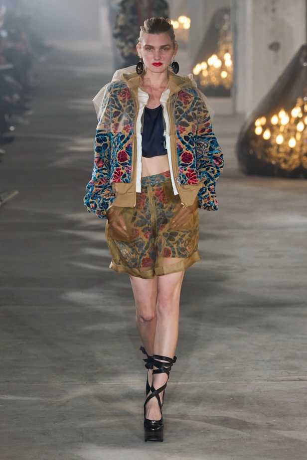 فنية ومفاهيمية وحَية... مجموعة Undercover لربيع 2024