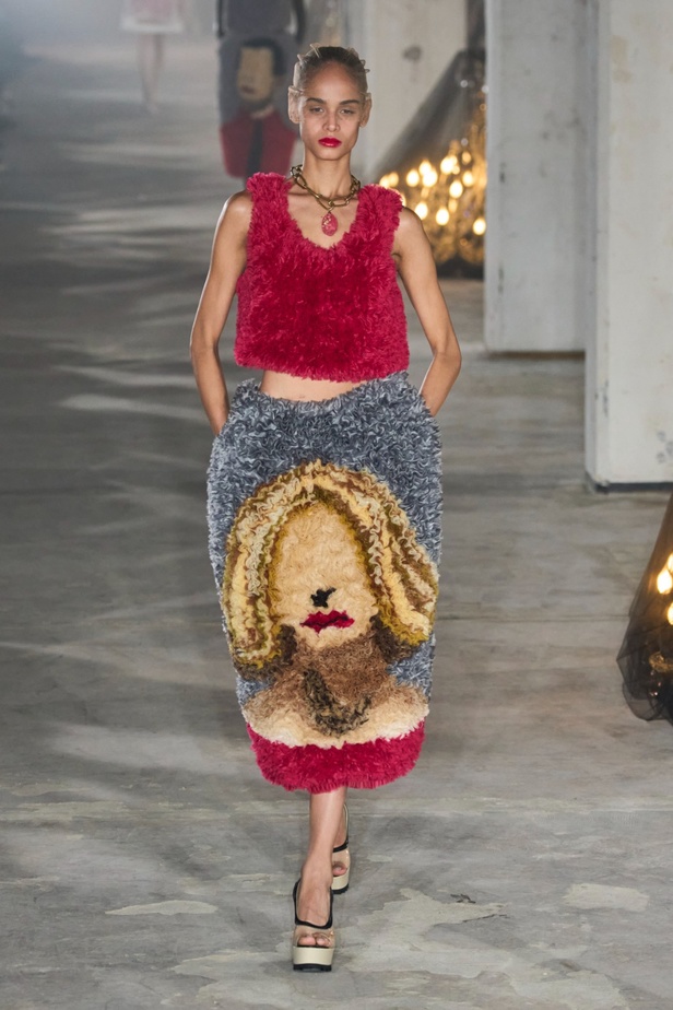 فنية ومفاهيمية وحَية... مجموعة Undercover لربيع 2024