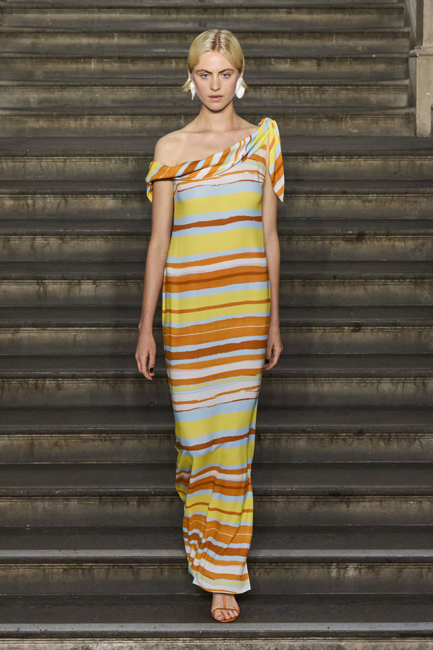 مجموعة Emilia Wickstead لموسم ربيع وصيف 2024