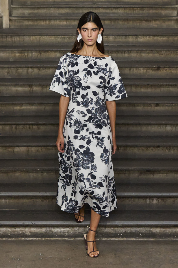 مجموعة Emilia Wickstead لموسم ربيع وصيف 2024