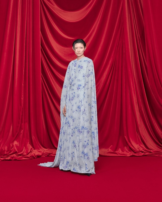 مجموعة Balenciaga لربيع وصيف 2024