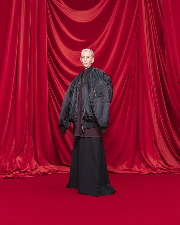 مجموعة Balenciaga لربيع وصيف 2024