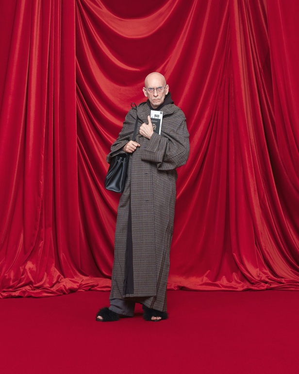 مجموعة Balenciaga لربيع وصيف 2024