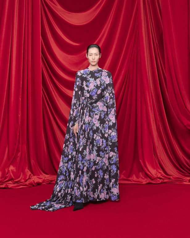 مجموعة Balenciaga لربيع وصيف 2024