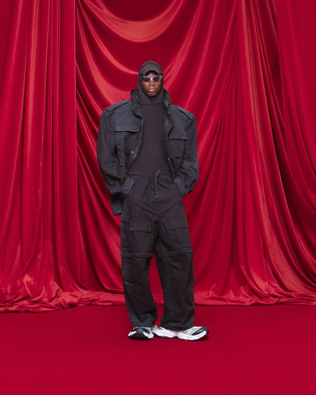 مجموعة Balenciaga لربيع وصيف 2024