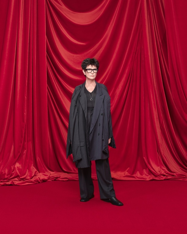 مجموعة Balenciaga لربيع وصيف 2024