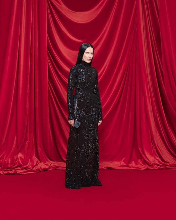 مجموعة Balenciaga لربيع وصيف 2024