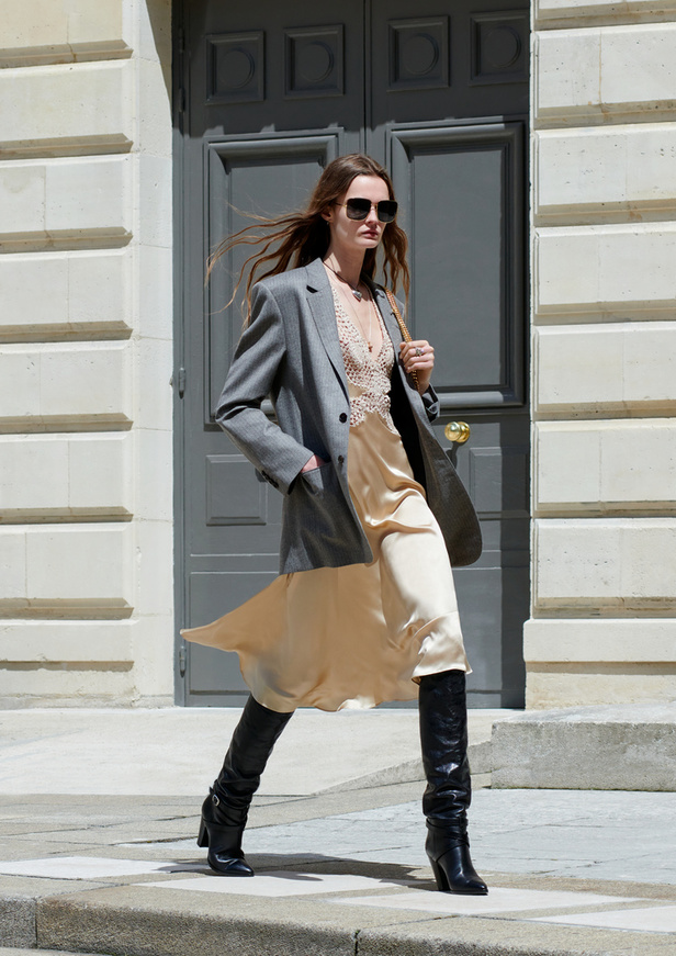 إطلاق LA COLLECTION DE LA BIBLIOTHÈQUE NATIONALE من Celine لربيع وصيف 2024