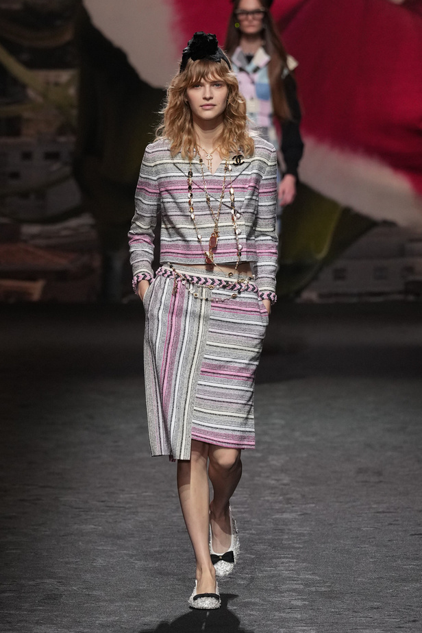 مجموعة CHANEL لربيع وصيف 2024 في باريس