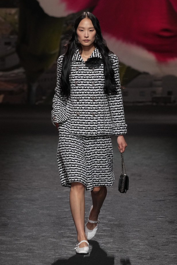مجموعة CHANEL لربيع وصيف 2024 في باريس