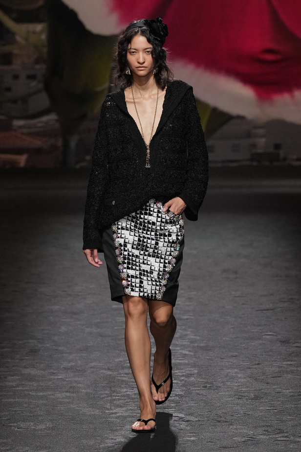 مجموعة CHANEL لربيع وصيف 2024 في باريس