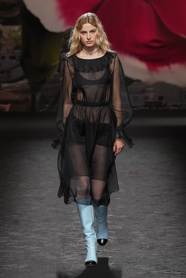 مجموعة CHANEL لربيع وصيف 2024 في باريس