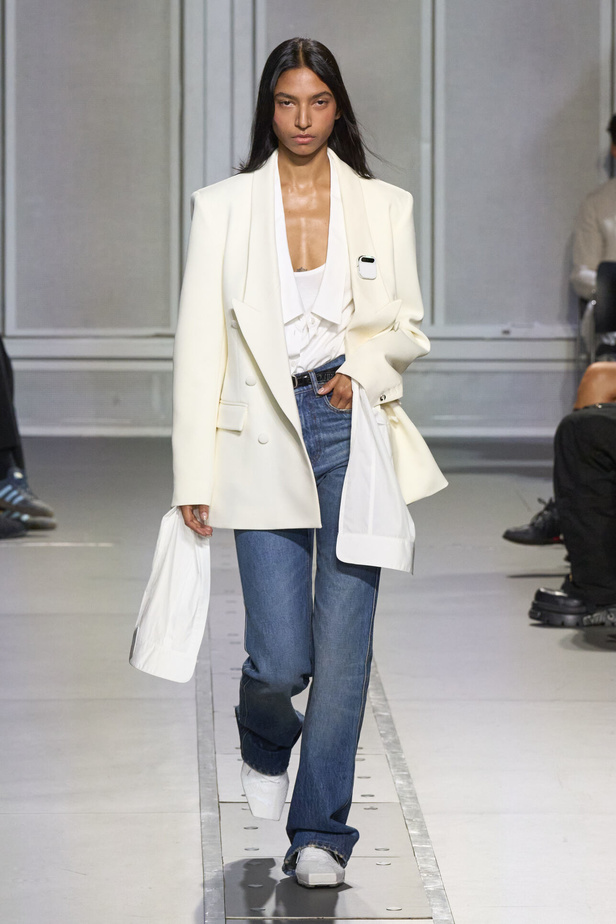 عرض أزياء Coperni لربيع وصيف 2024