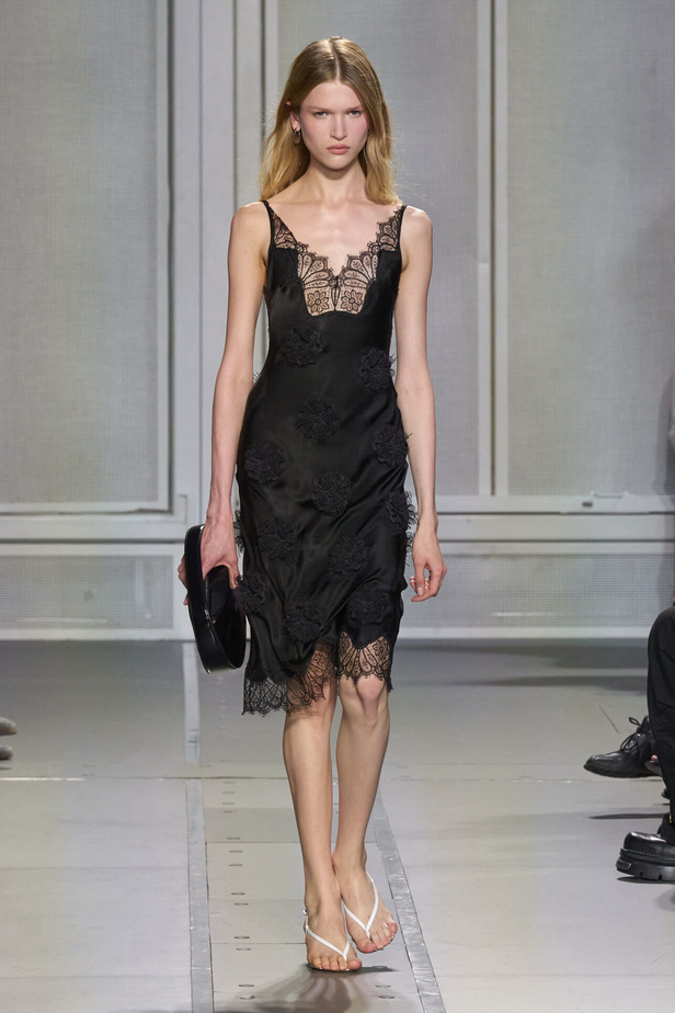 عرض أزياء Coperni لربيع وصيف 2024