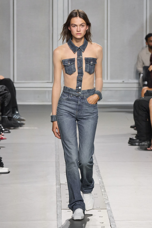 عرض أزياء Coperni لربيع وصيف 2024