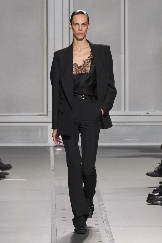 عرض أزياء Coperni لربيع وصيف 2024