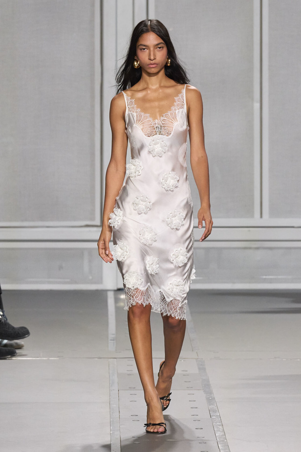 عرض أزياء Coperni لربيع وصيف 2024