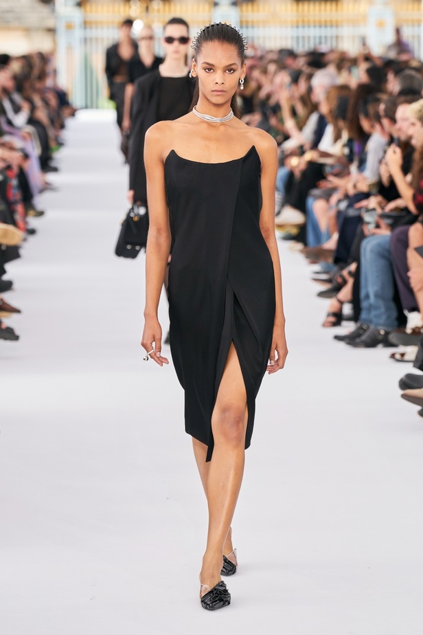 مجموعة Givenchy لربيع وصيف 2024