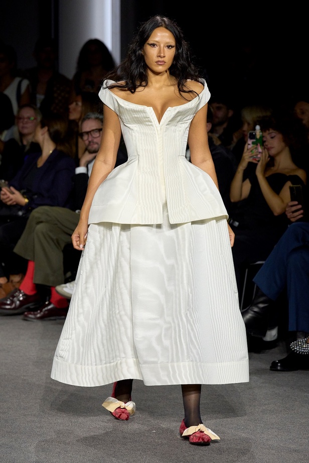 مجموعة Andreas Kronthaler for Vivienne Westwood لربيع وصيف 2024