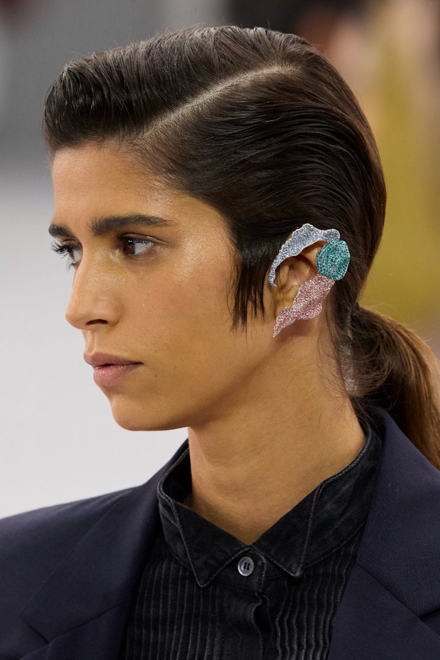 مجموعة LOEWE لربيع وصيف 2024 تكشف عن رؤية فنية غير مسبوقة