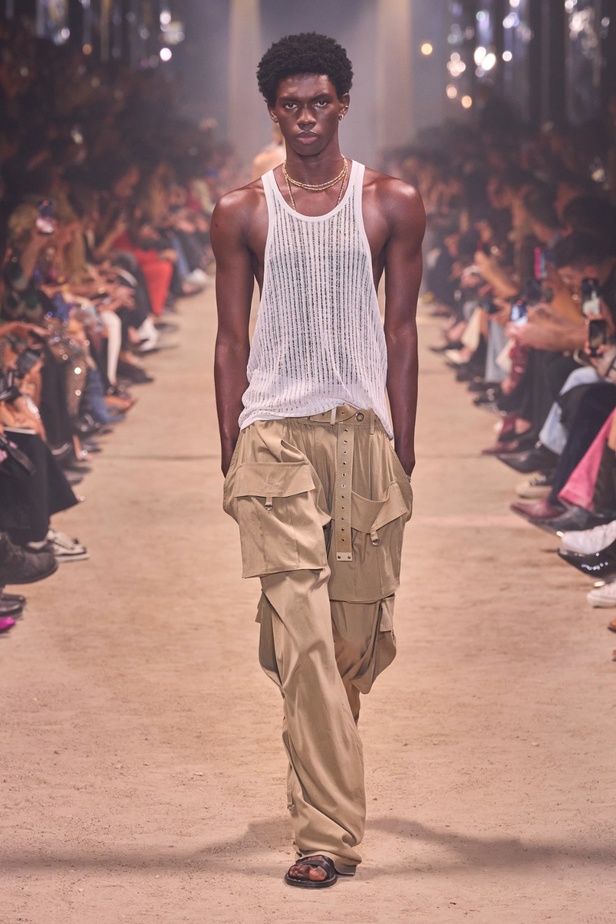 تصاميم Isabel Marant لربيع وصيف 2024 تجمع بين الخفة والأنوثة