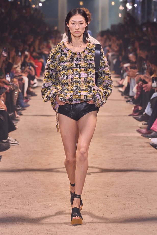 تصاميم Isabel Marant لربيع وصيف 2024 تجمع بين الخفة والأنوثة
