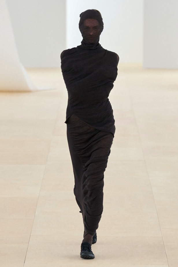 مجموعة Issey Miyake لربيع وصيف 2024