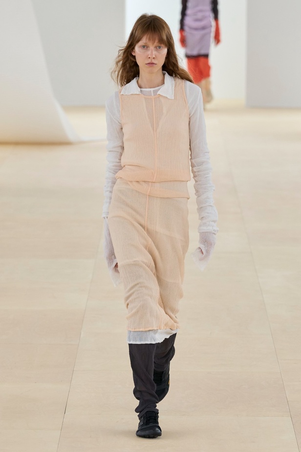 مجموعة Issey Miyake لربيع وصيف 2024