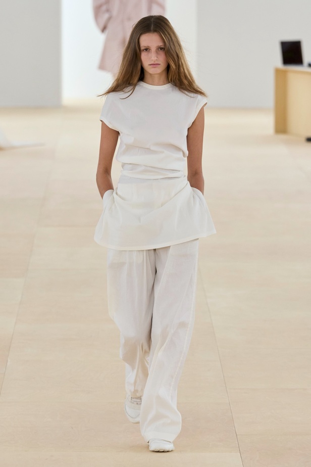 مجموعة Issey Miyake لربيع وصيف 2024