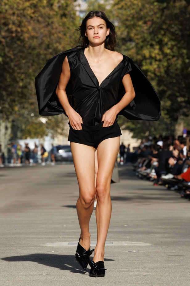 مجموعة STELLA MCCARTNEY لربيع وصيف 2024