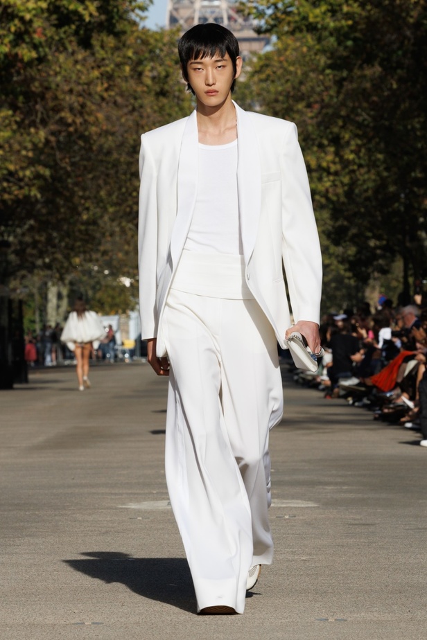 مجموعة STELLA MCCARTNEY لربيع وصيف 2024