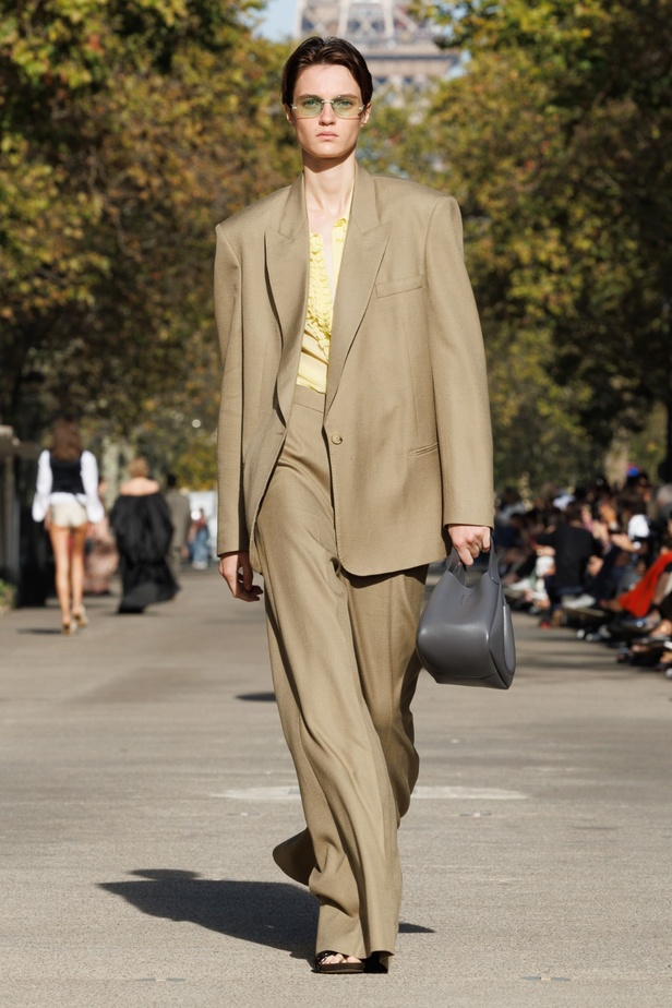 مجموعة STELLA MCCARTNEY لربيع وصيف 2024