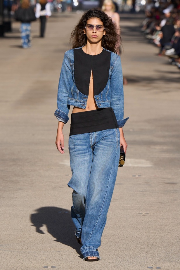 مجموعة STELLA MCCARTNEY لربيع وصيف 2024