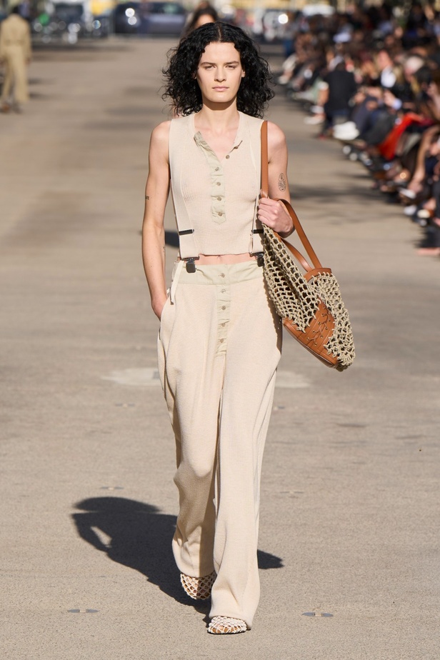 مجموعة STELLA MCCARTNEY لربيع وصيف 2024