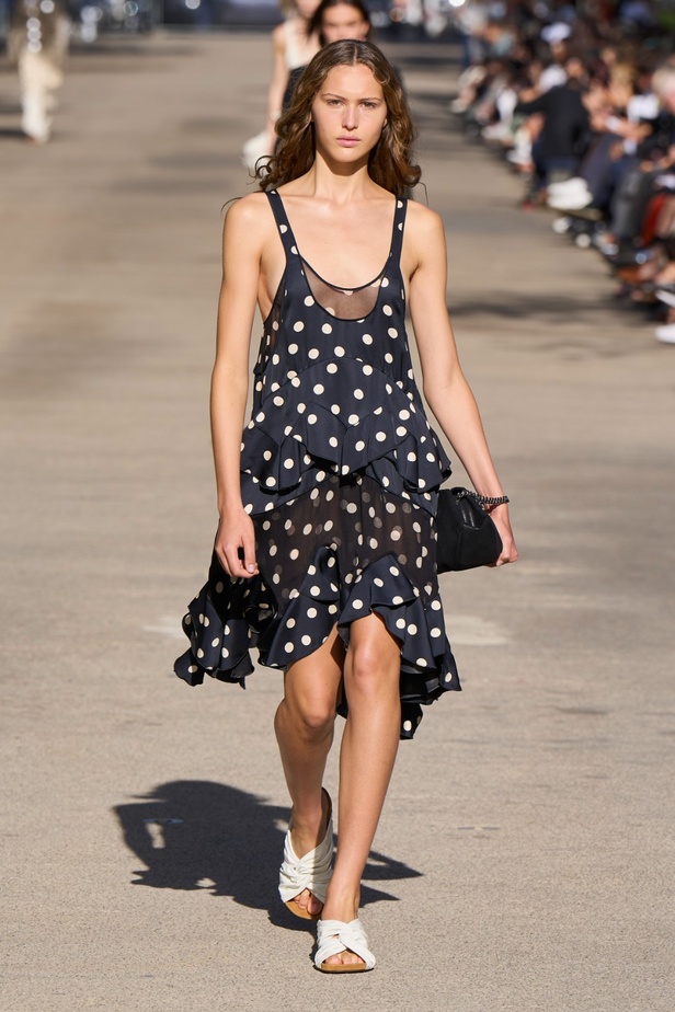 مجموعة STELLA MCCARTNEY لربيع وصيف 2024