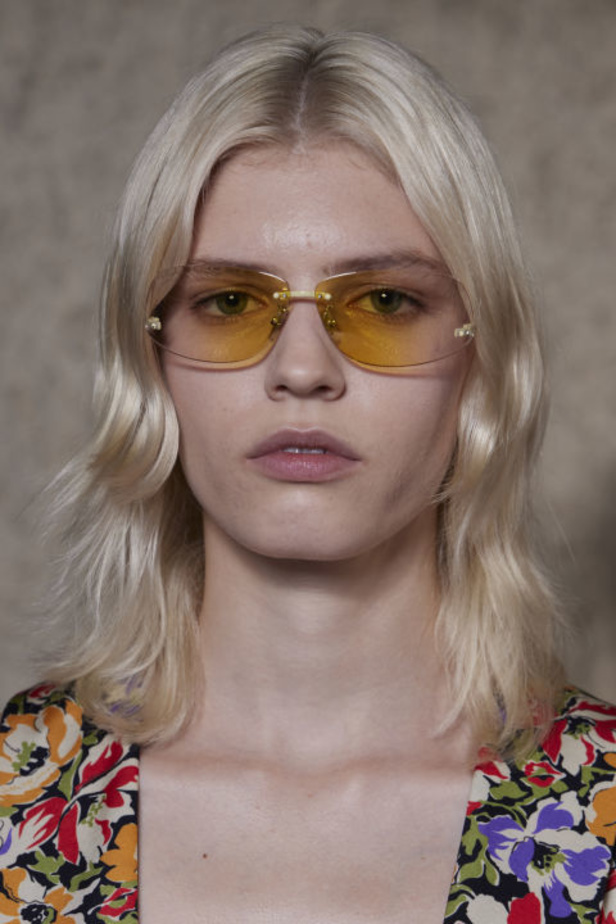 Stella McCartney تستولي على سوق باريس لتقديم مجموعة مسؤولة بنسبة 95% لربيع وصيف 2024 