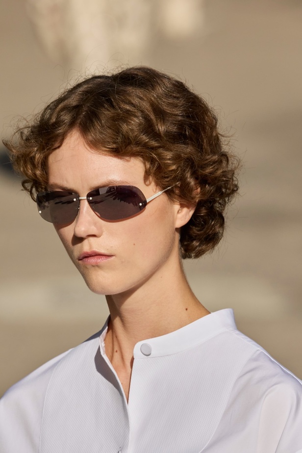 Stella McCartney تستولي على سوق باريس لتقديم مجموعة مسؤولة بنسبة 95% لربيع وصيف 2024 