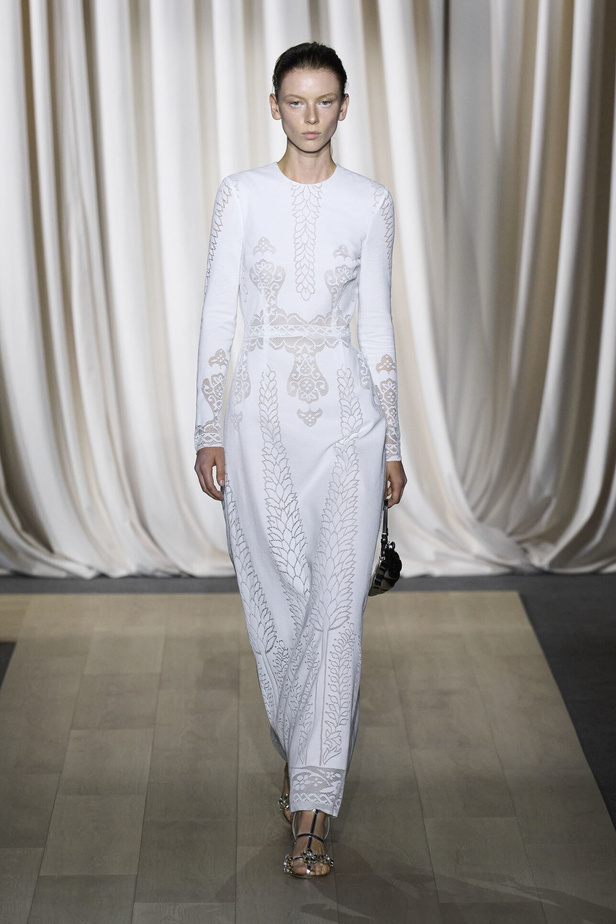 مجموعة Giambattista Valli لصيف 2024