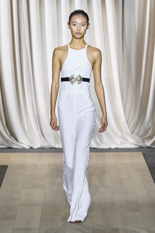 مجموعة Giambattista Valli لصيف 2024