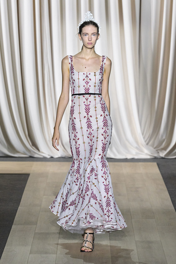 مجموعة Giambattista Valli لصيف 2024