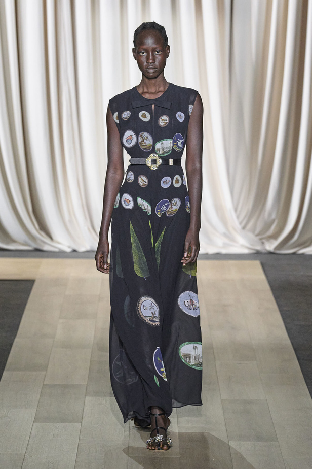 مجموعة Giambattista Valli لصيف 2024