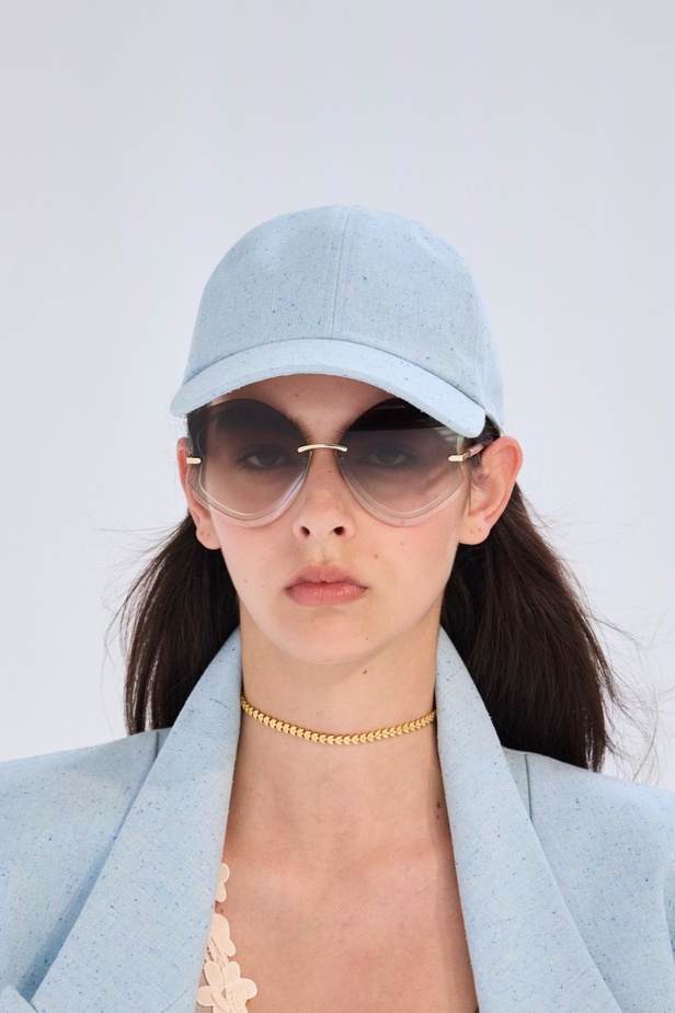 Zimmermann تطلق مجموعتها لربيع وصيف 2024 في باريس… ألوان الباستيل تصدرت المشهد