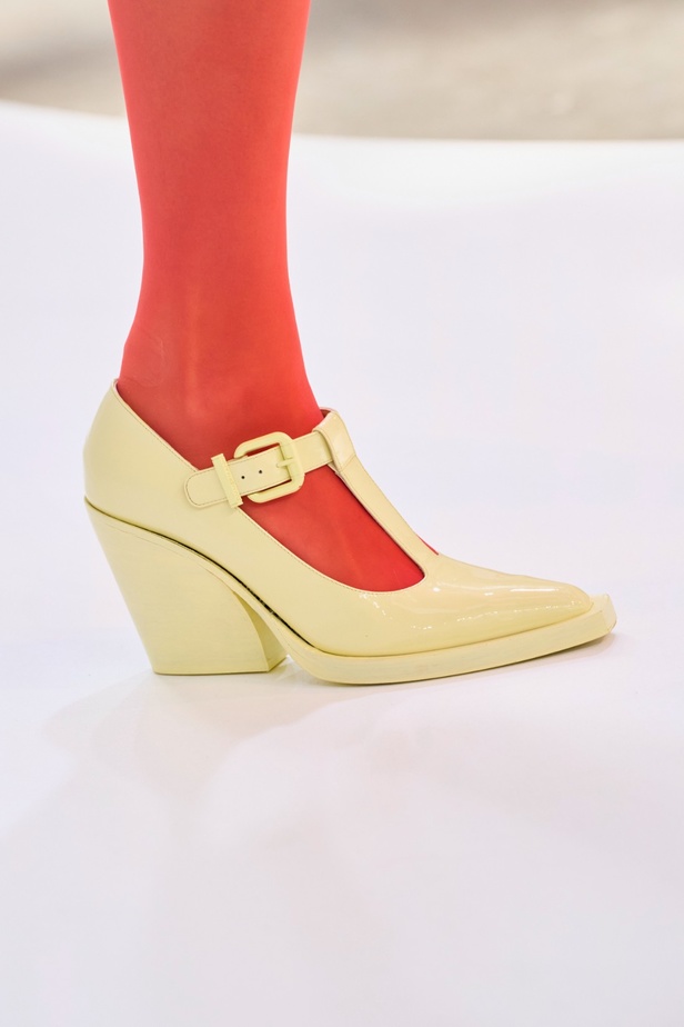 Zimmermann تطلق مجموعتها لربيع وصيف 2024 في باريس… ألوان الباستيل تصدرت المشهد