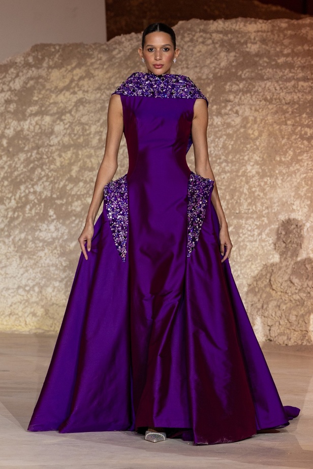 مجموعة المصمم عدنان أكبر 