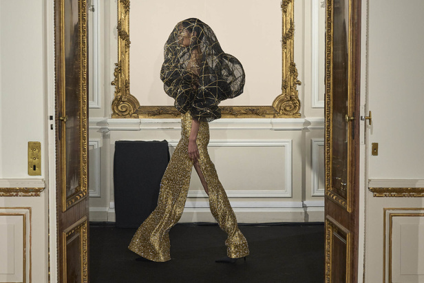 مجموعة Ashi Studio لربيع وصيف 2024 في باريس