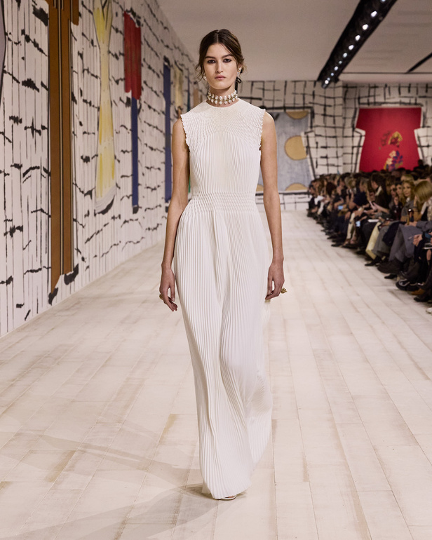 من مجموعة كريستيان ديور للهوت كوتور لربيع وصيف 2024