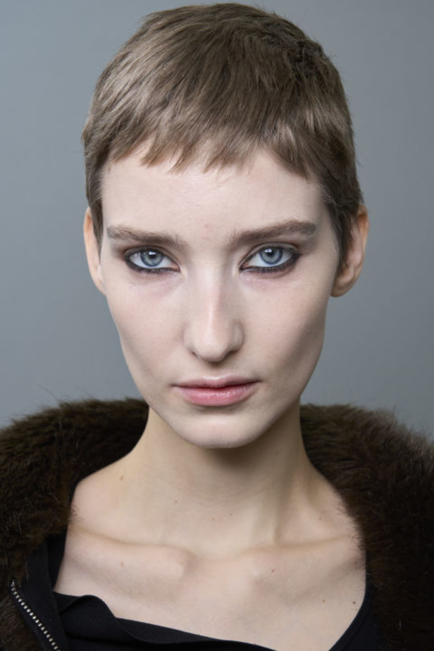 إطلالات جمالية من مجموعة كريستيان ديور للهوت كوتور لموسم ربيع وصيف 2024